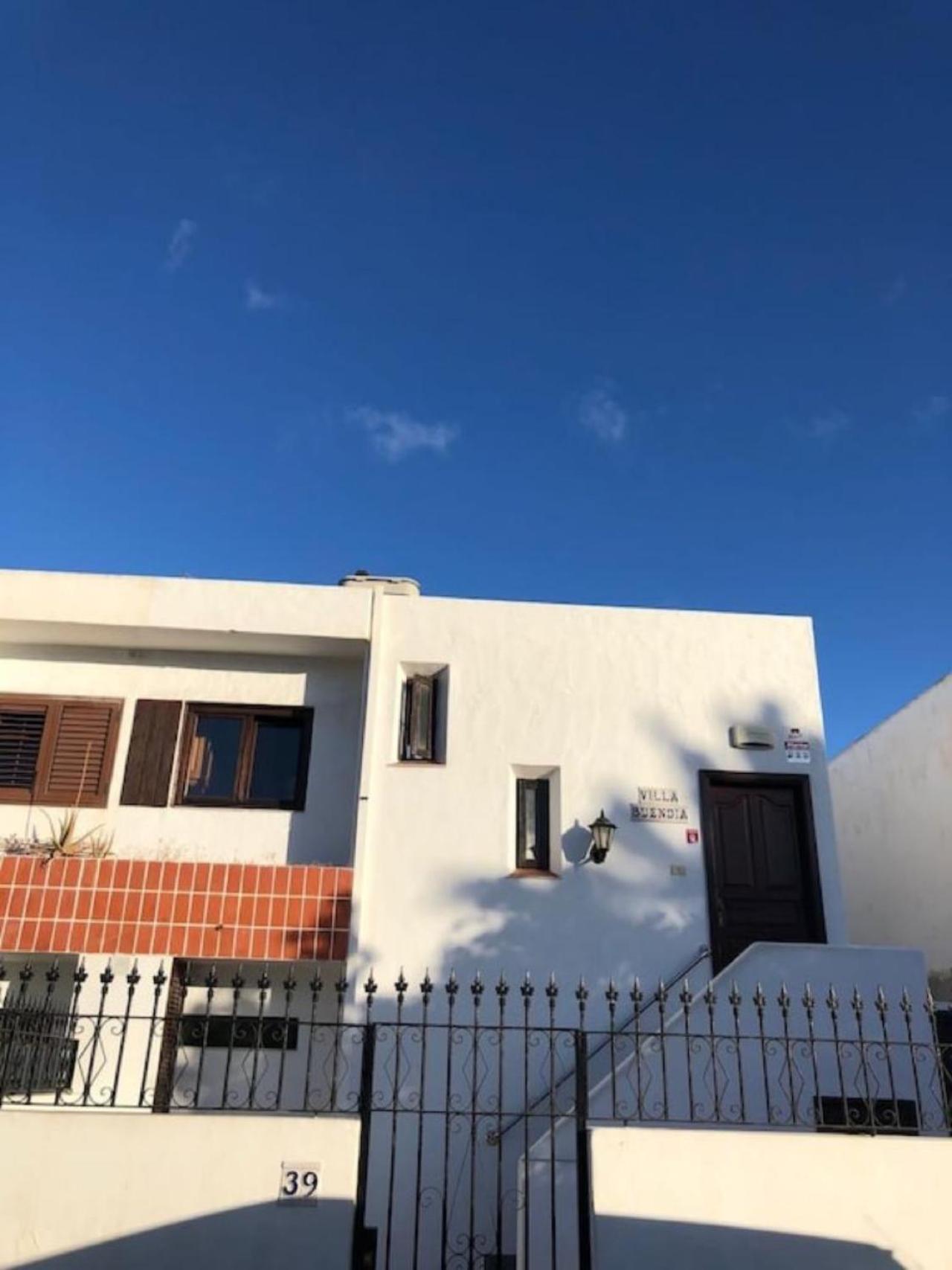 Villa Buendia ปูแอร์โตเดลคาร์เมน ภายนอก รูปภาพ